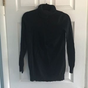 Gap maternity turtleneck sweater